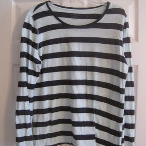 VAN HEUSEN LIGHT BLUE AND NAVY BLUE STRIPED TSHIRT